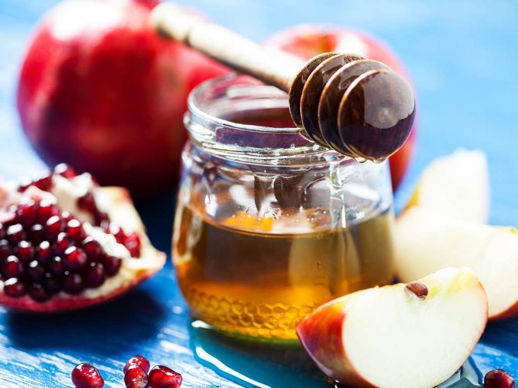 Unveiling Rosh Hashanah: Traditions, Symbols, and Meaning Beyond Apples and Honey - Jewselry